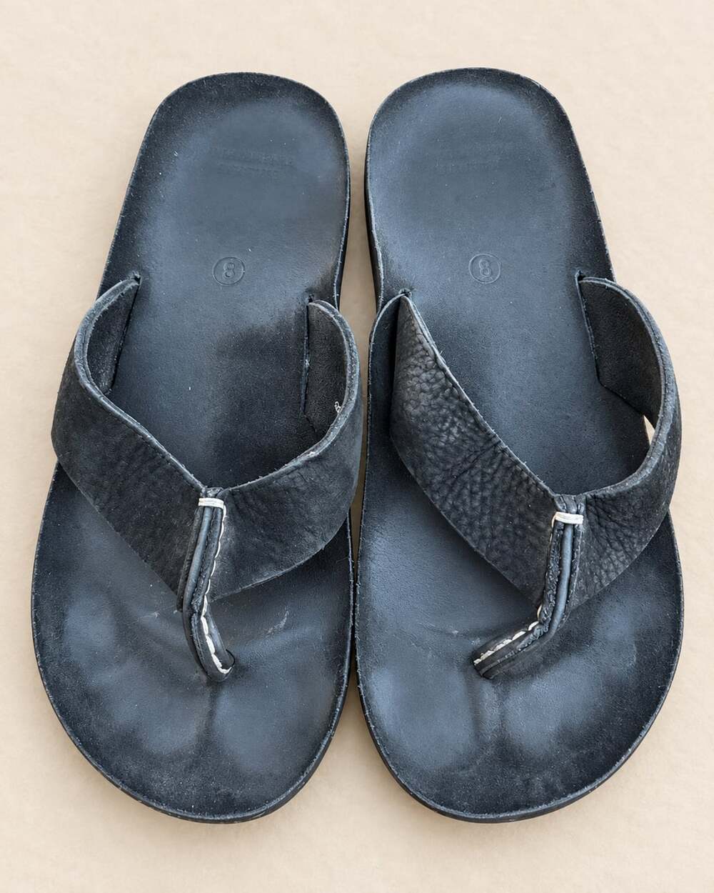 American Eagle Outfitters women’s Black Leather Flip Flop Sandals Size 6